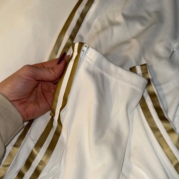 Adidas White Track Pants with Gold Stripes - Picture 4 of 4